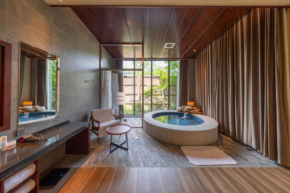 Hyakumangoku Onsen Hotel Hotel in Shanghai
