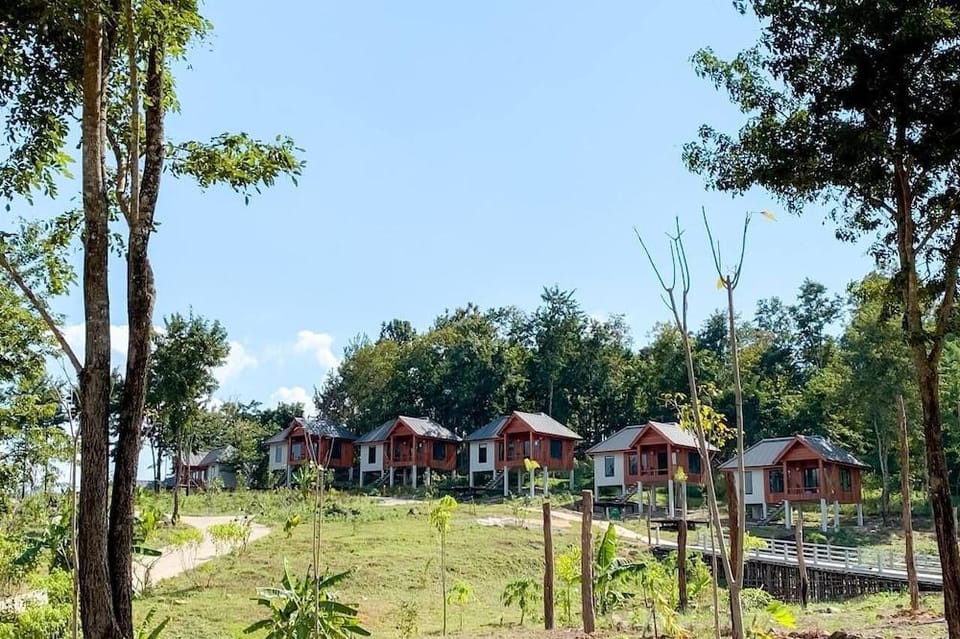 Happiness Long Bridge Resort Hotel in Trat Changwat