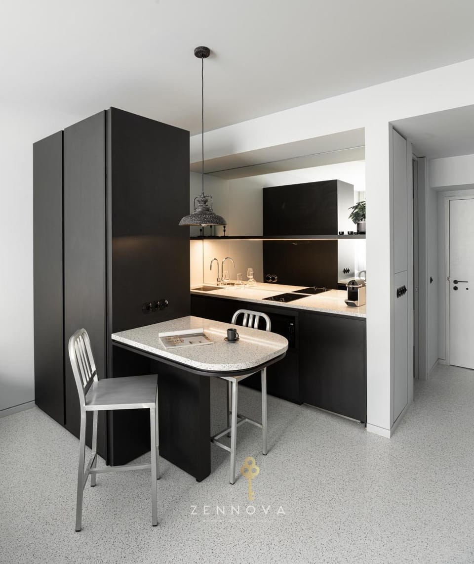 Nero Luxury Suites by Zennova Hotel in Thessaloniki