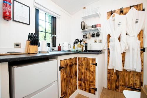 The Mar Huts - The Lomond Hut Lodge in Scotland