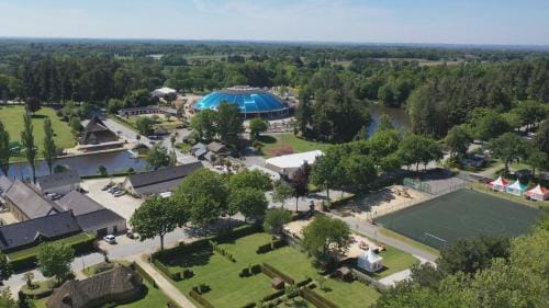 Insolites, Les Ormes, Epiniac Hotel in Brittany
