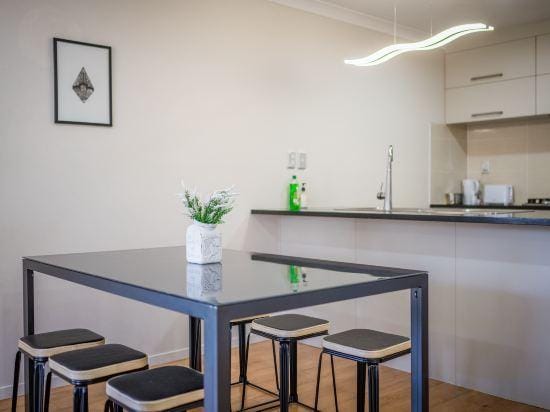 Waterfront Villa Near Ikea and Sylvia Park Hotel in Auckland