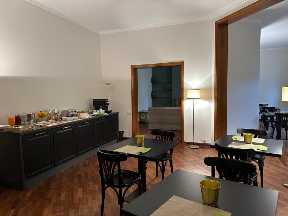 Room & Breakfast D'Annunzio Hotel in Ravenna