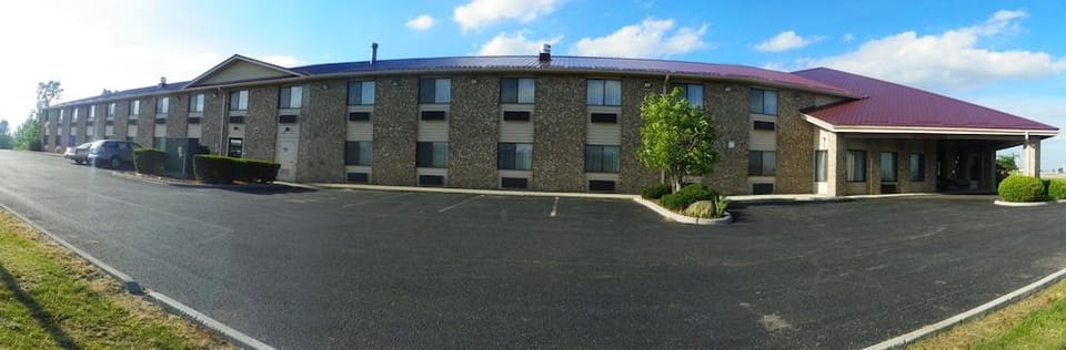 Royalton Inn & Suites Hotel in Ohio