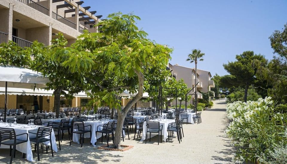 Hotel Helios & Spa Hotel in Six-Fours-les-Plages