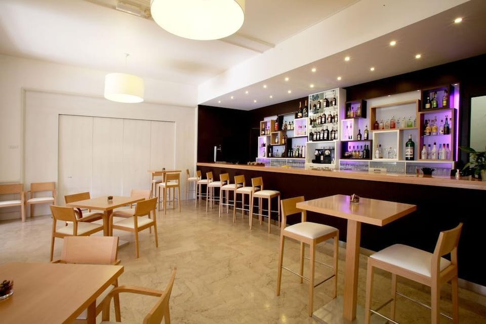 Hotel Helios & Spa Hotel in Six-Fours-les-Plages