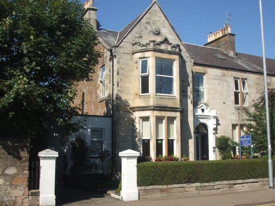 Miller House Hotel in Ayr