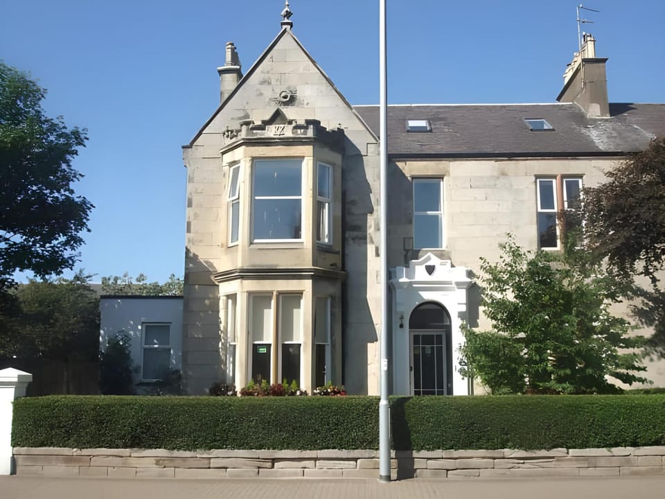 Miller House Hotel in Ayr
