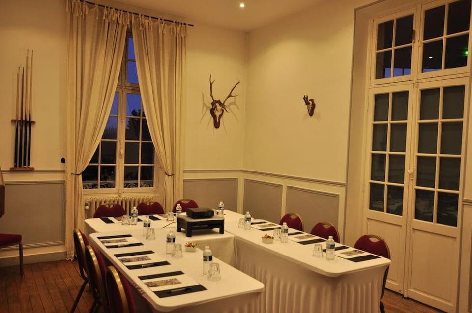 Château de l Hermitage Hotel in Pontoise