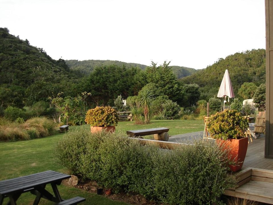 Piha Beachstay - Hostel Hotel in Auckland