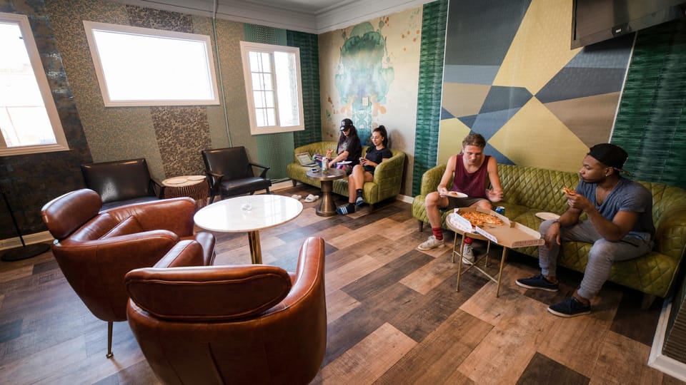 Bar/lounge