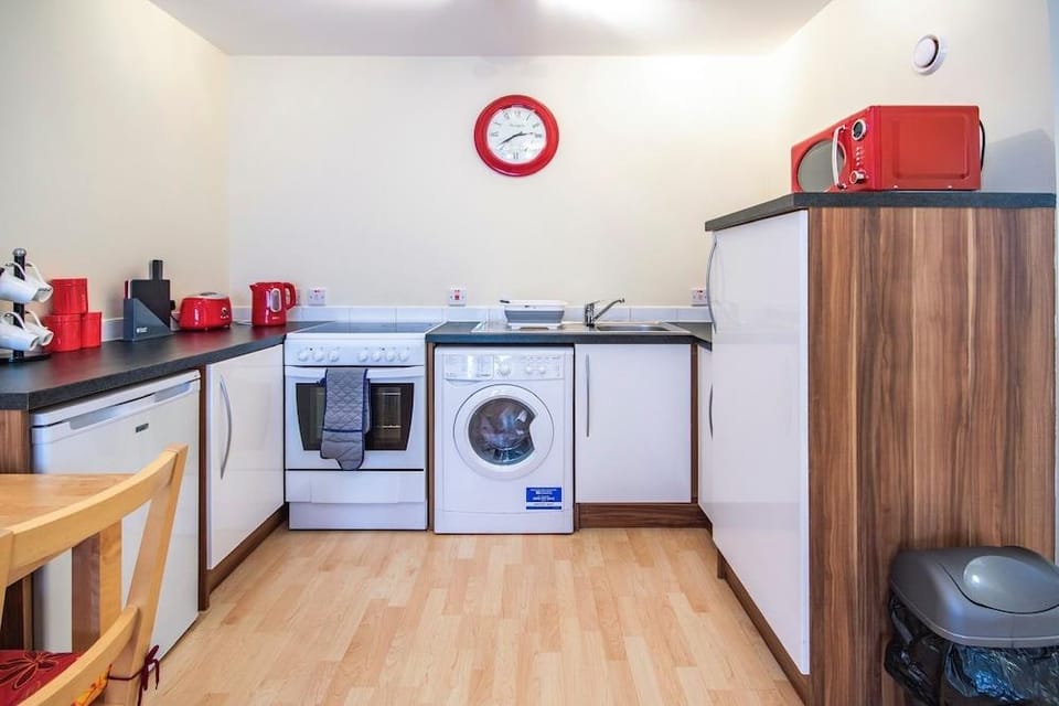 5 Varis Apartments Hotel in High Street