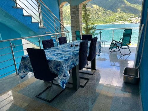 ApartHotel Maxim Hotel in Dobrota