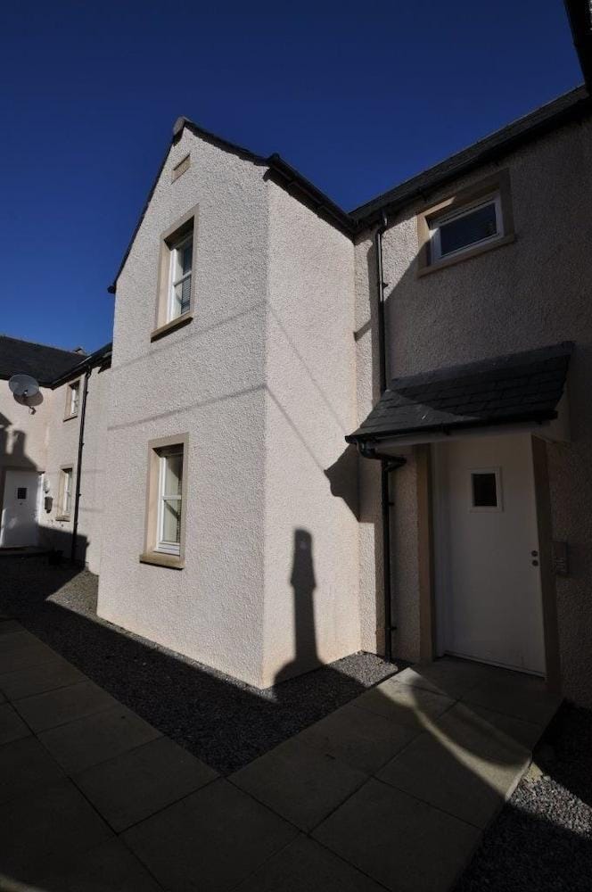 6 Varis Apartments Hotel in High Street