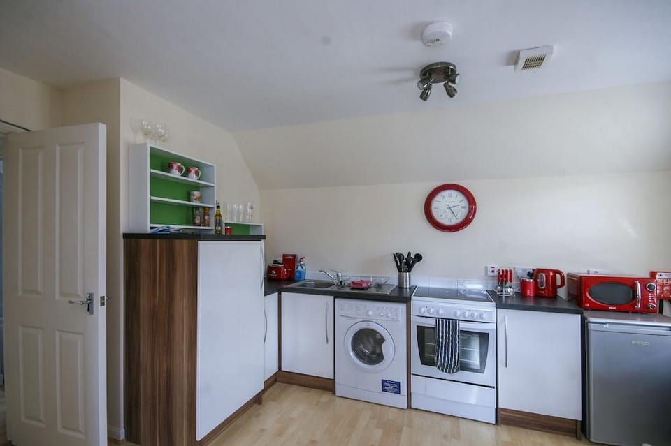 8 Varis Apartments Hotel in High Street