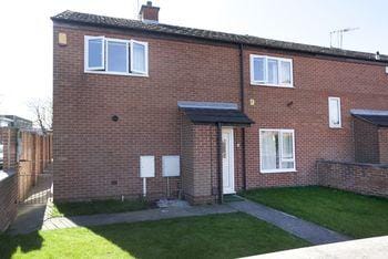 Two bedrooms self-contained flat with Free Parking - Flat 2 Hotel in Nottingham