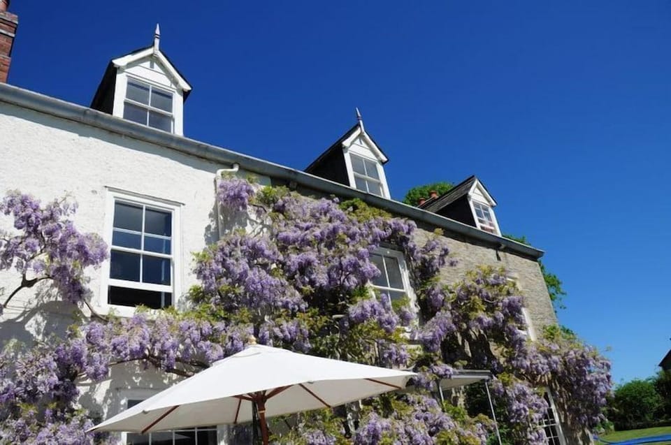 Church House Kington Hotel in Wales