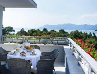 Aparthotel Miramare Hotel in Makarska