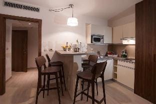 Aparthotel Miramare Hotel in Makarska