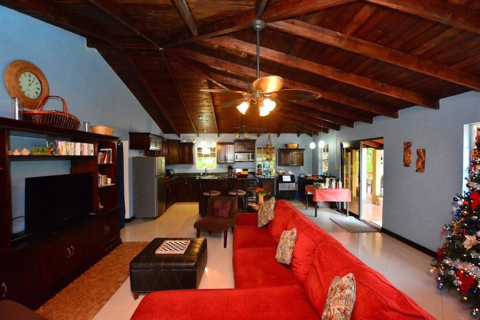 Caribbean Shores Bed & Breakfast Hotel in Hopkins