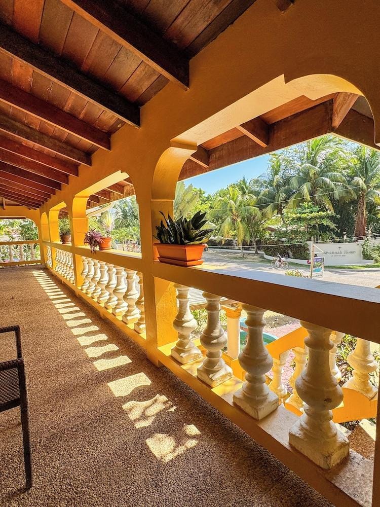 Caribbean Shores Bed & Breakfast Hotel in Hopkins