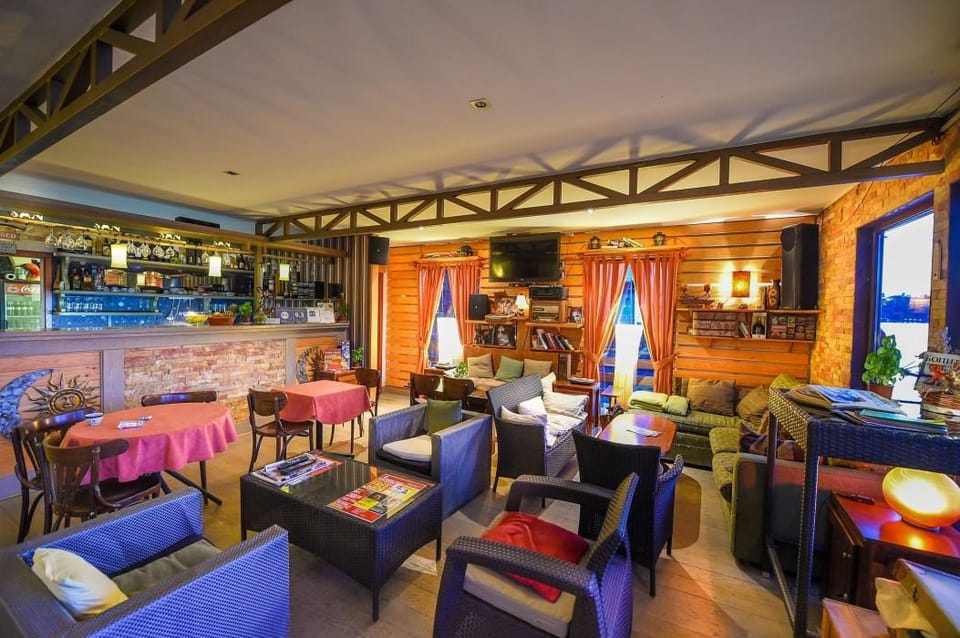 San Art Floating Hostel&Apartments Hotel in Belgrade