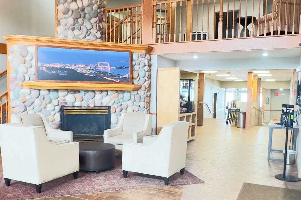 Sleep Inn & Suites near Spirit Mountain Hotel in Proctor