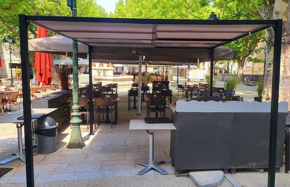 Hôtel Restaurant L Oustaloun Hotel in Arles