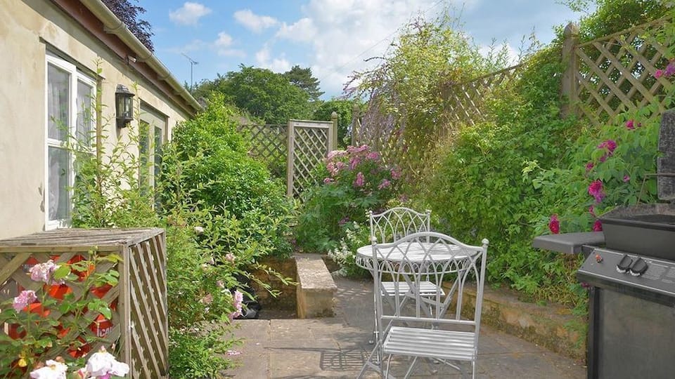 Cope Cottage Hotel in West Oxfordshire District