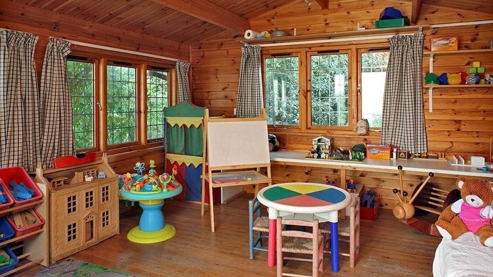 Cope Cottage Hotel in West Oxfordshire District