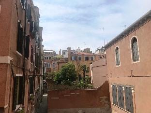 Contemporary Apartment in Venice FF Hotel in San Marco