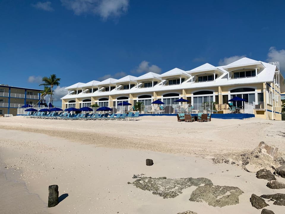 Glunz Ocean Beach Hotel and Resort Hotel in Key Colony Beach