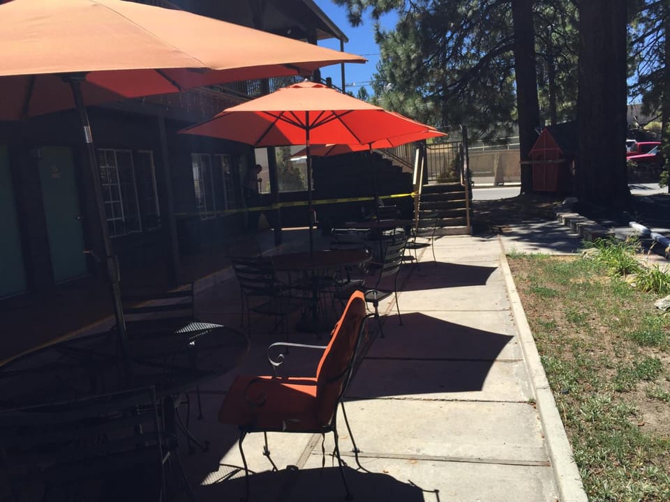 Robinhood Resort Hotel in Big Bear