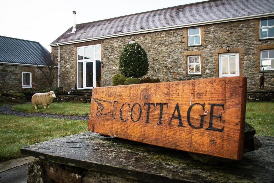 Waunwthan: B&B Suites Hotel in Wales