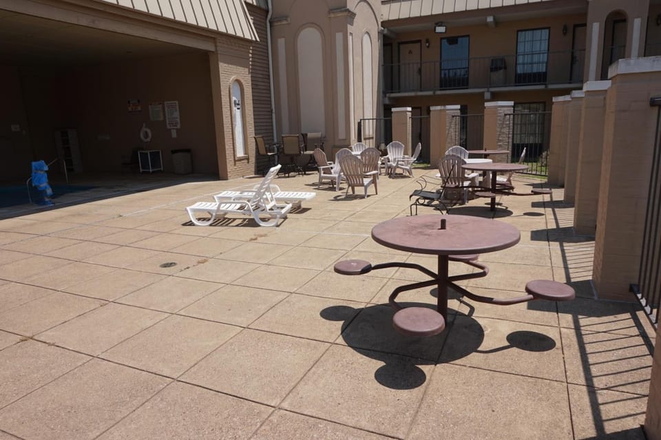 One life studio and suites Hotel in Evansville