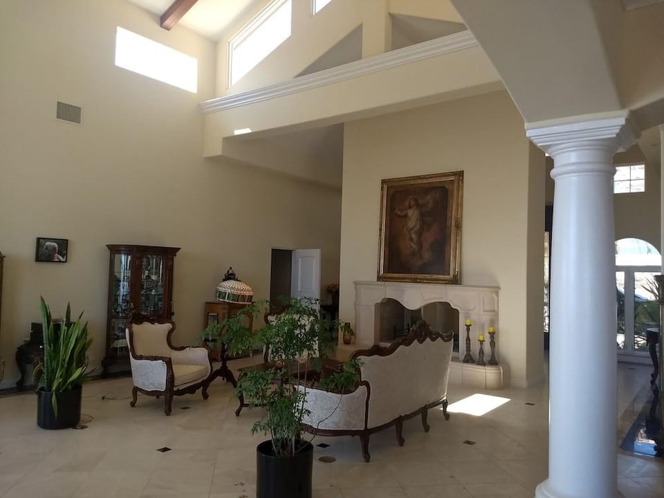 Sunshine Mountain Bed and Breakfast Hotel in San Marcos