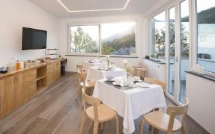 AmbroSea Amalfi Coast Hotel in Vietri sul Mare