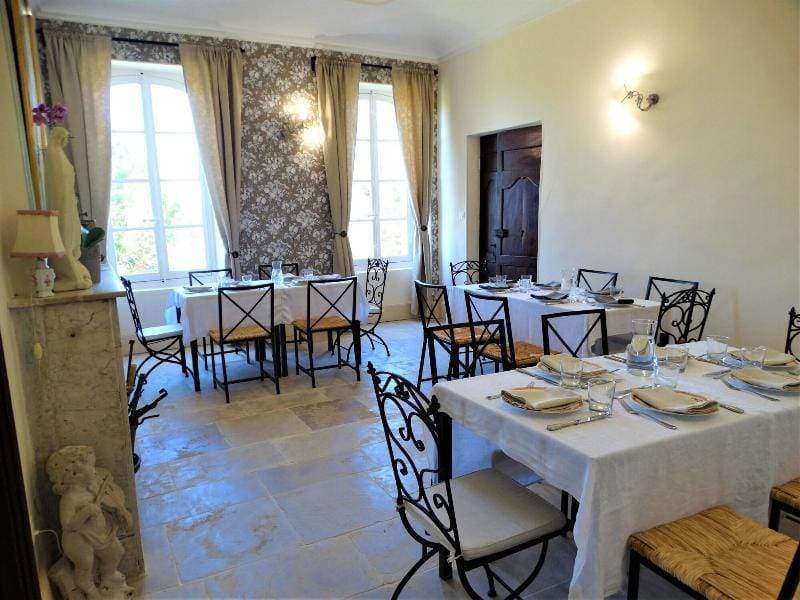 Chambre d hôtes Château MontPlaisir Hotel in Valréas