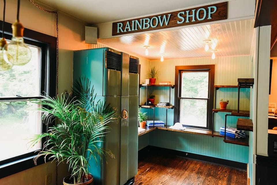 Rainbow Mountain Resort Hotel in Middle Smithfield