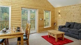 Canada Lodge and Lake Hotel in Wales