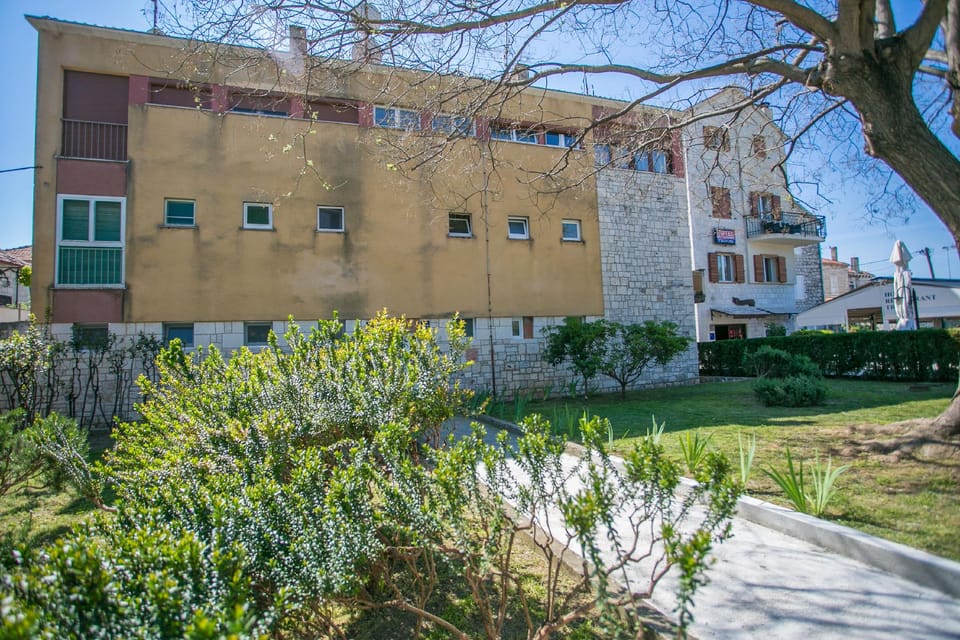 Modern Living in the Heart of Trogir Hotel in Trogir