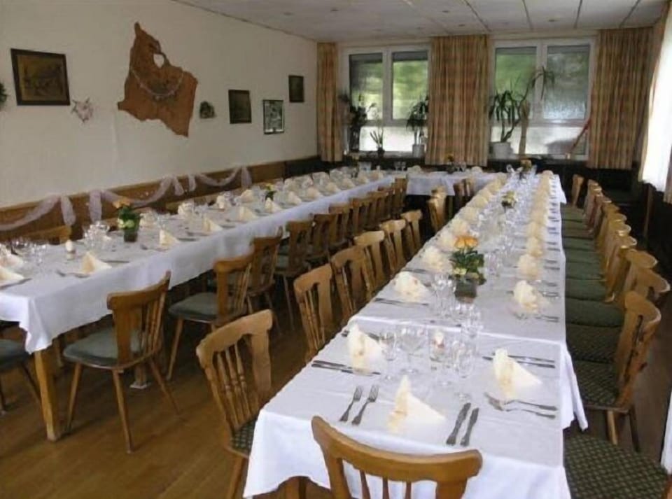 Gasthaus Pension Zur Bergstraße Hotel in Hesse