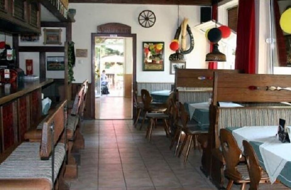 Gasthaus Pension Zur Bergstraße Hotel in Hesse