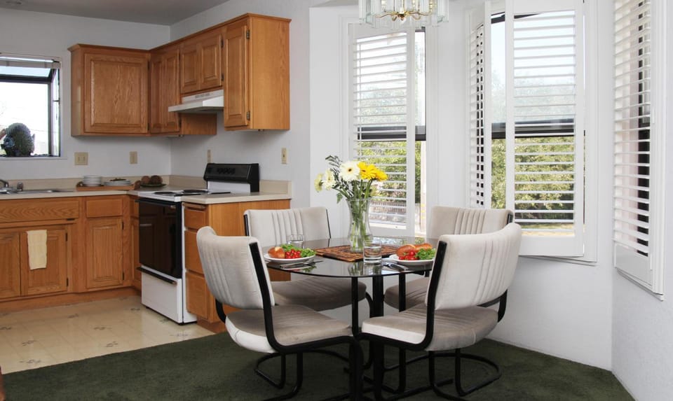 Redwood Suites Hotel in Ferndale