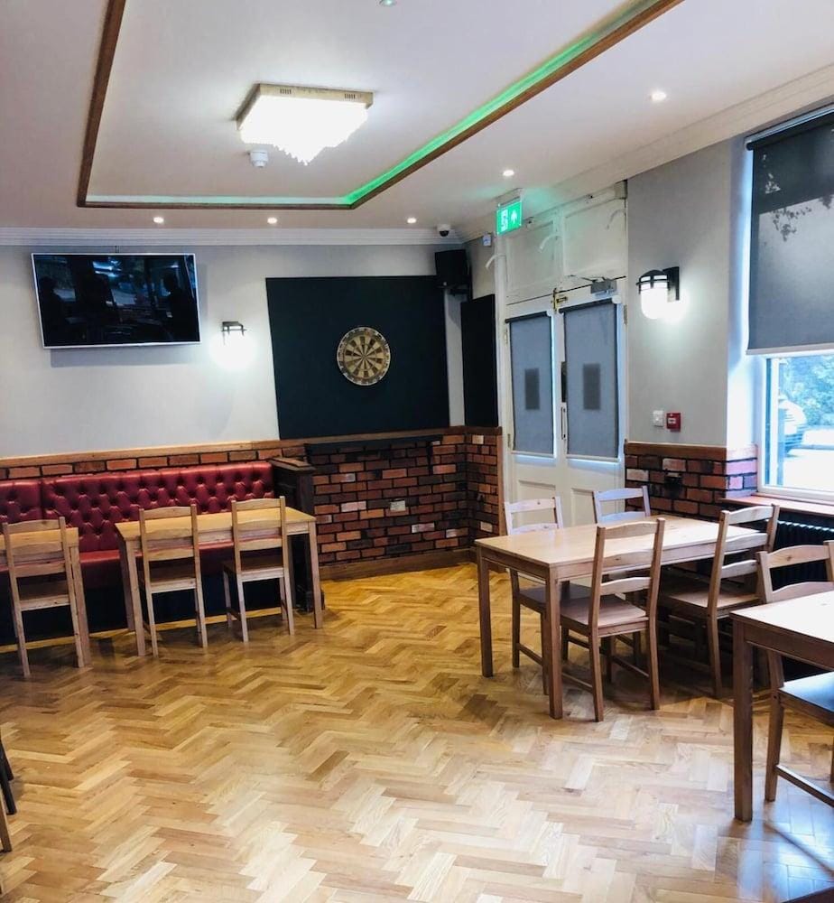Six Bells Hotels Hotel in Enfield