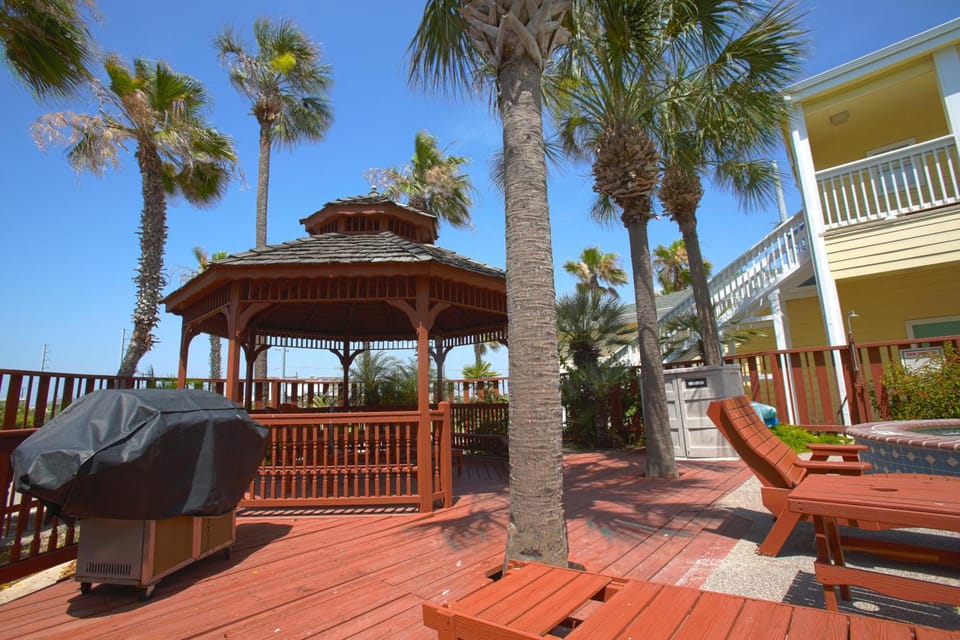 Plantation Suites and Conference Center Hotel in Port Aransas