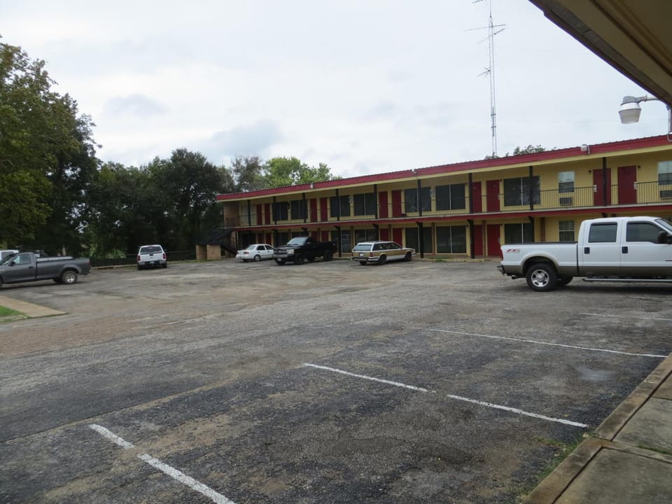 Cottonwood Inn Hotel in Texas