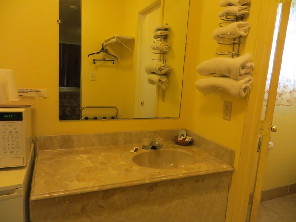 Cottonwood Inn Hotel in Texas