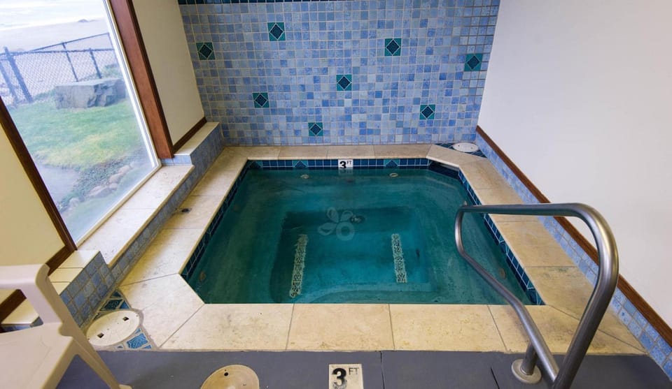 Hot tub