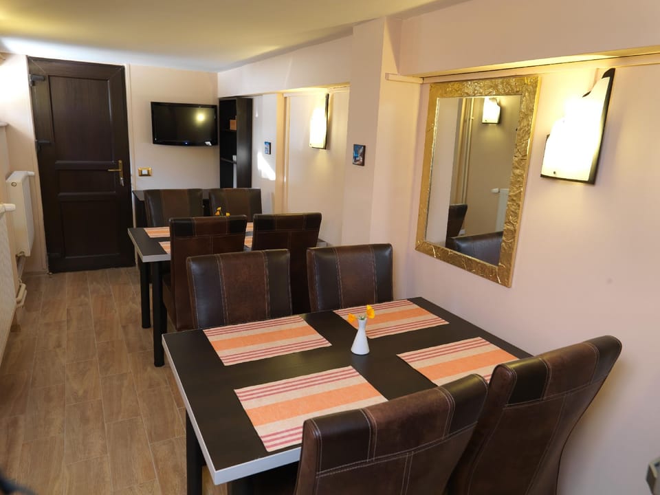 Guesthouse Boutique La Favorita Hotel in Craiova